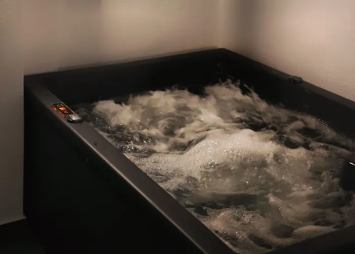 Nastram 公寓式酒店 伊亚