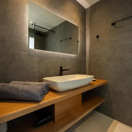 شقة فندقية Nastram 4*