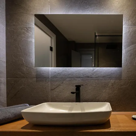 Nastram شقة فندقية 4*