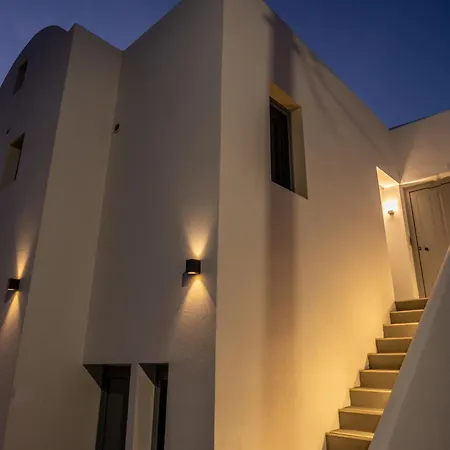 Nastram Aparthotel Oia