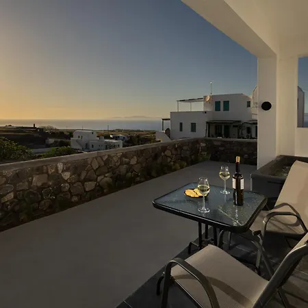 Nastram Oia (Santorini)