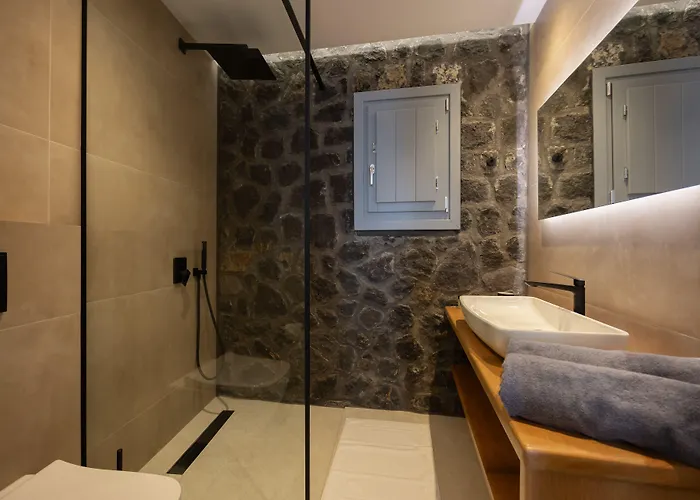 Nastram Oia (Santorini)